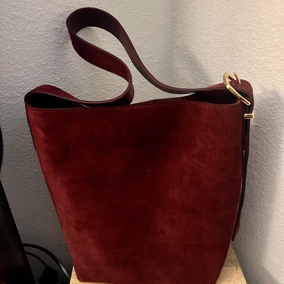 NWT The Essential Medium Bucket Tote - Merlot - Picture 9 of 9